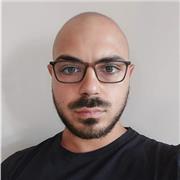 Laureato in Filosofia impartisce lezioni private in filosofia, storia, italiano e inglese per scuole medie e superiori